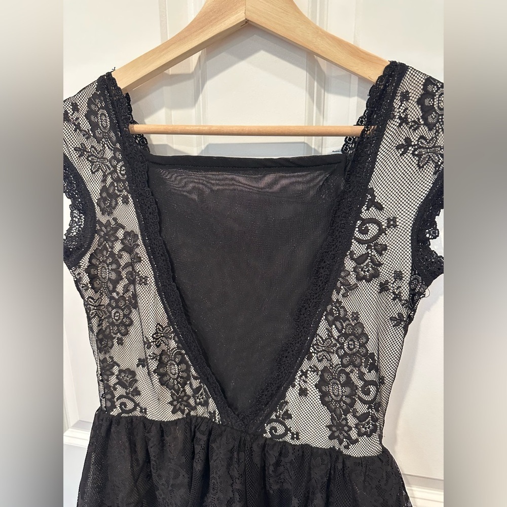Dress - Picture 3 of 3